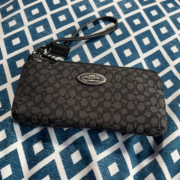 Used once monogram double zip coach wallet wristlet - Picture 2 of 12